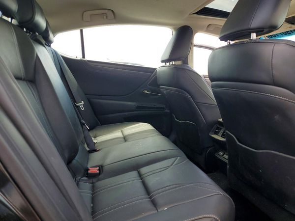 2025 LEXUS ES 300H 300h Luxury