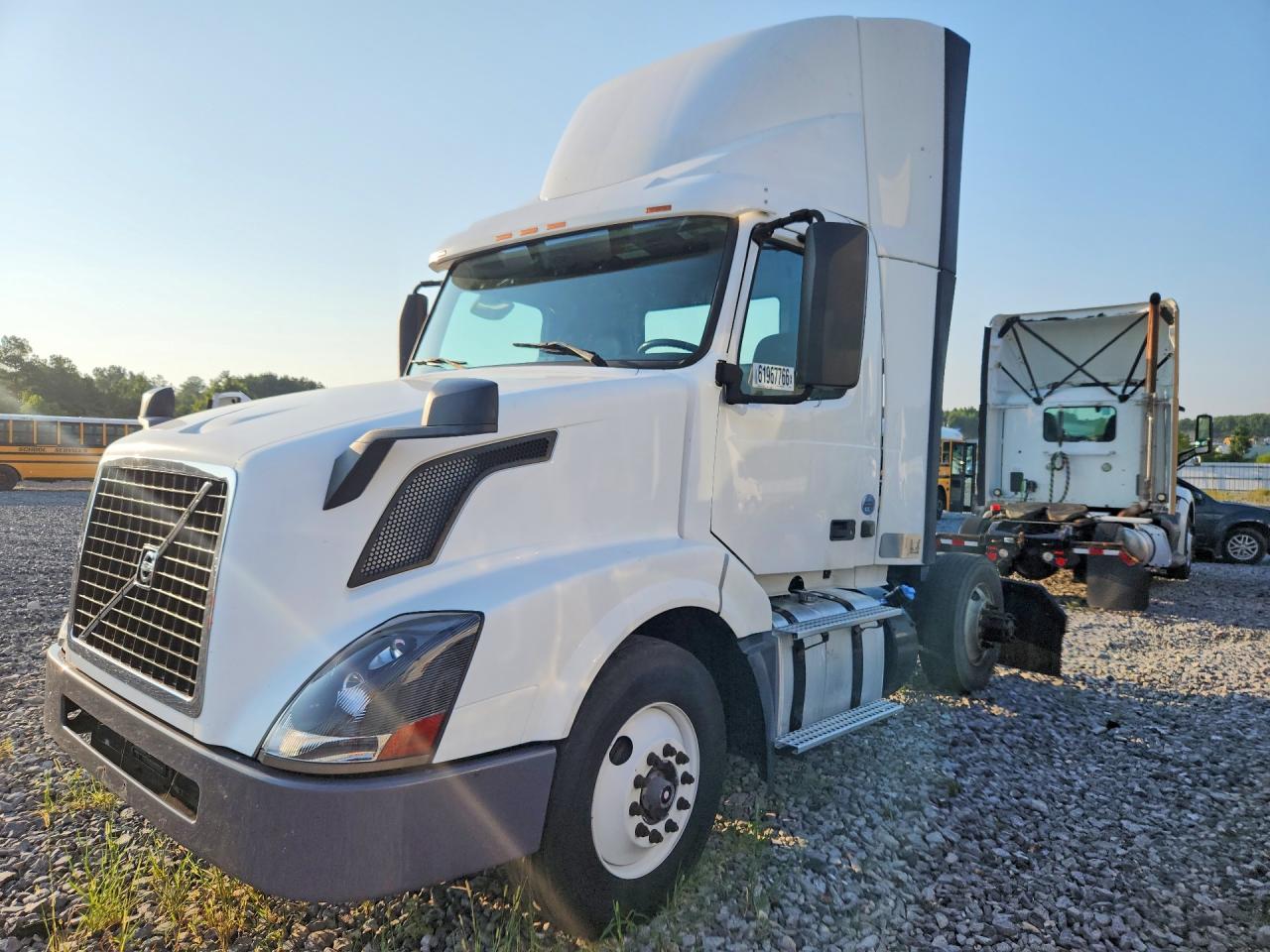 2017 VOLVO VN