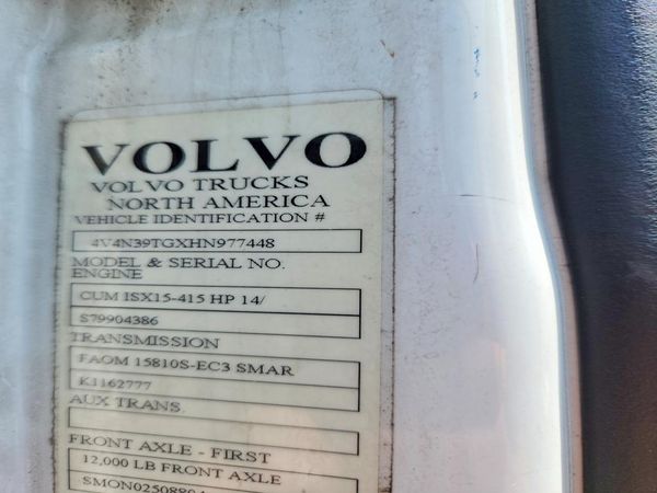 2017 VOLVO VN