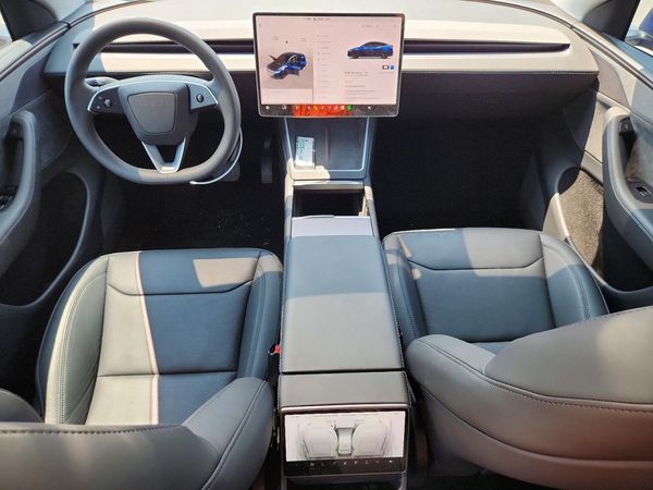 2026 TESLA MODEL Y