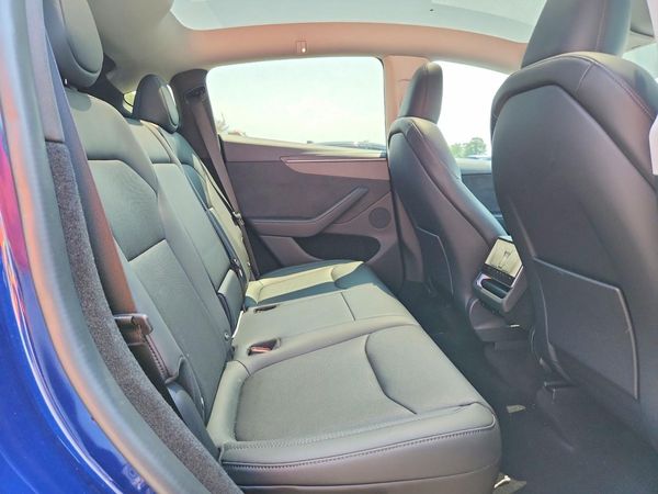 2026 TESLA MODEL Y