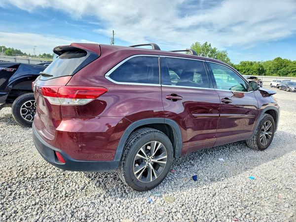 2018 TOYOTA HIGHLANDER LE
