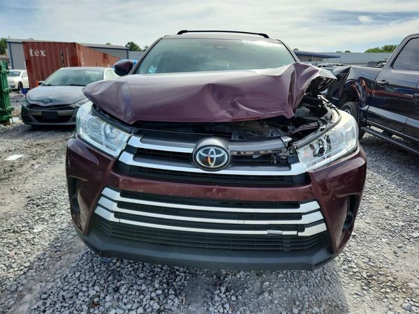 2018 TOYOTA HIGHLANDER LE
