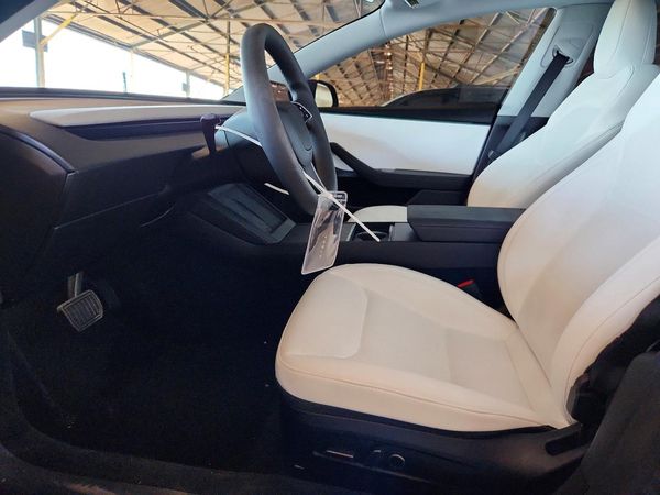 2026 TESLA MODEL 3