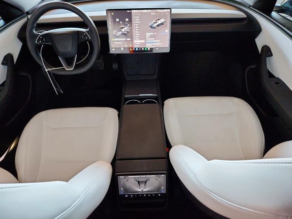 2026 TESLA MODEL 3