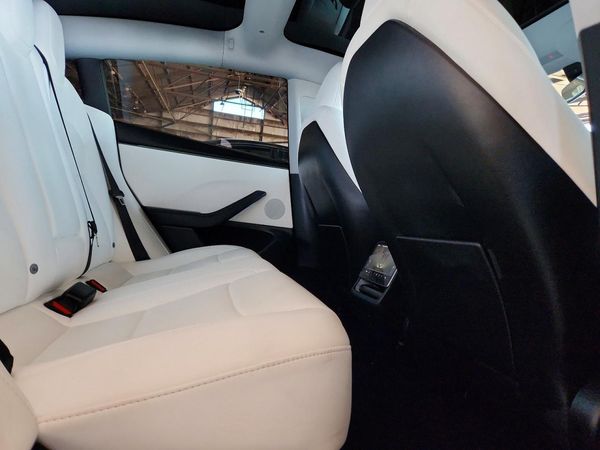 2026 TESLA MODEL 3