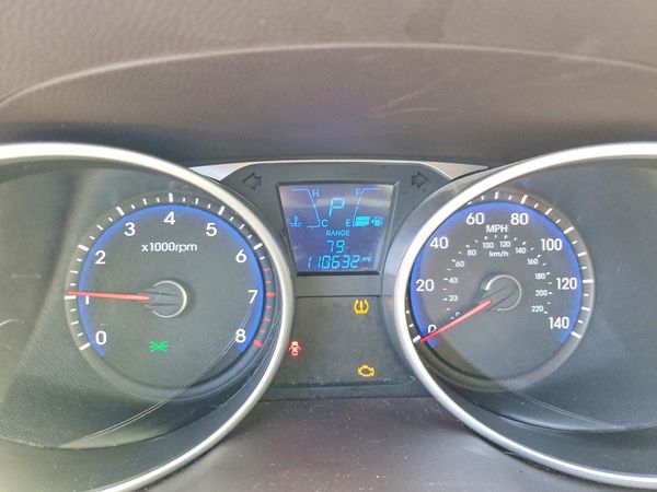 2015 HYUNDAI TUCSON GL (Middle-Low)