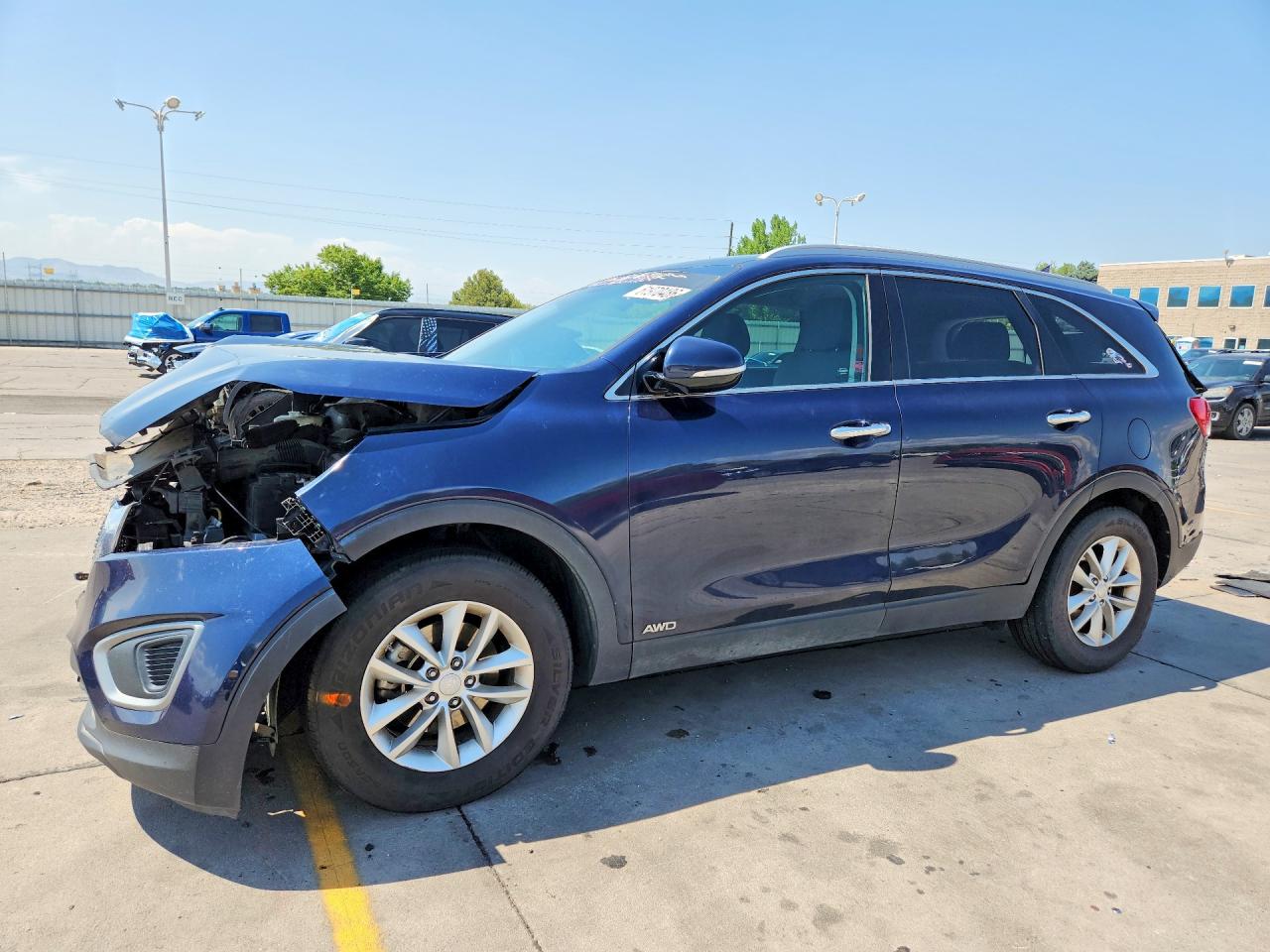 2016 KIA SORENTO L / LX