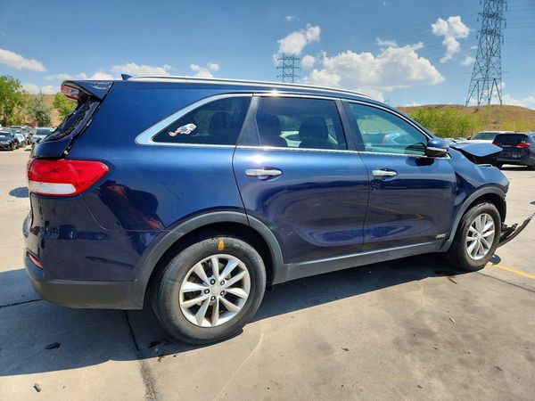 2016 KIA SORENTO L / LX