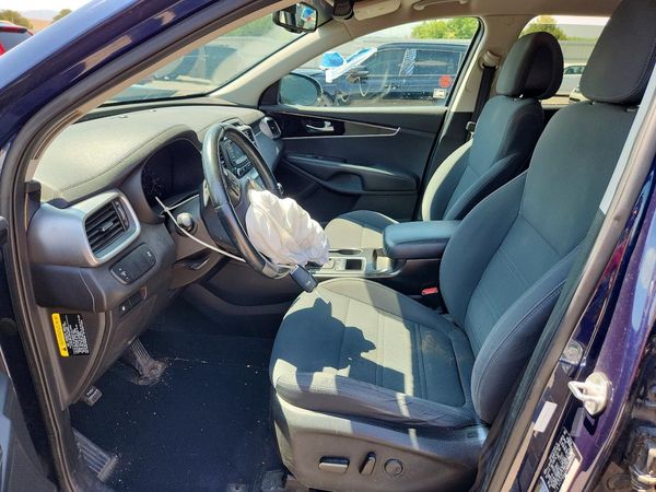 2016 KIA SORENTO L / LX