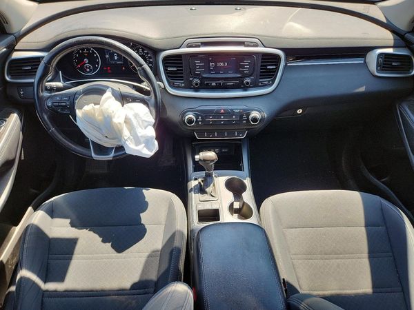 2016 KIA SORENTO L / LX