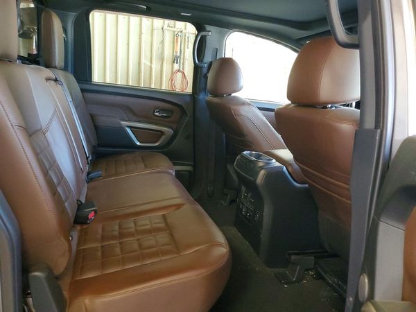 2021 NISSAN TITAN Crew Cab