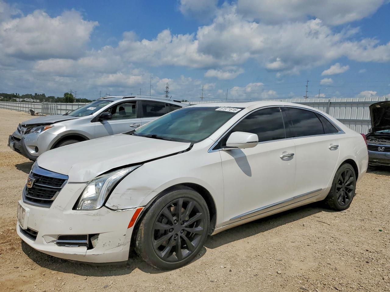 2017 CADILLAC XTS Luxury