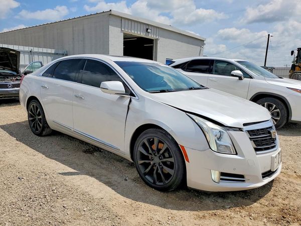 2017 CADILLAC XTS Luxury