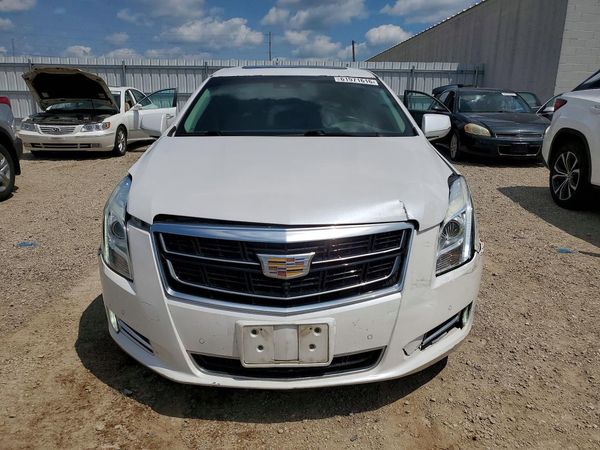 2017 CADILLAC XTS Luxury