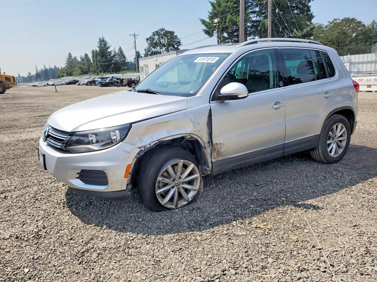 2017 VOLKSWAGEN TIGUAN Wolfsburg 4Motion — Front 3/4