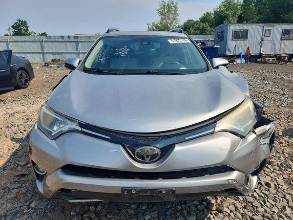 2018 TOYOTA RAV4 Adventure/XLE