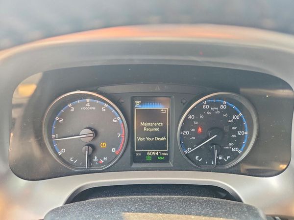 2018 TOYOTA RAV4 Adventure/XLE