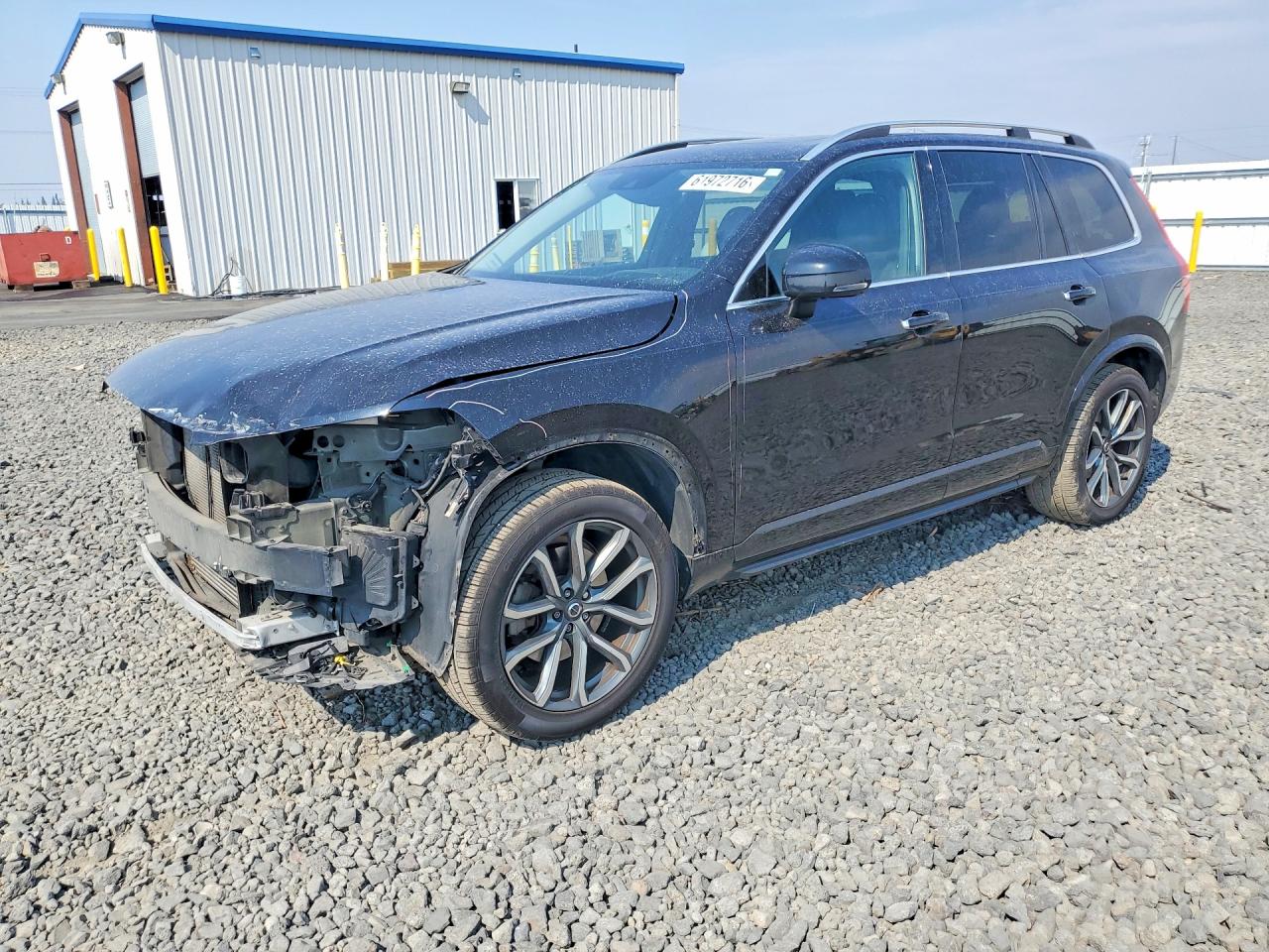 2017 VOLVO XC90 Momentum