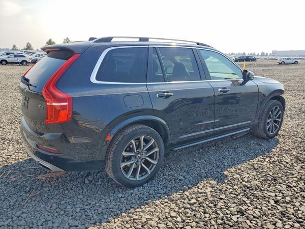 2017 VOLVO XC90 Momentum