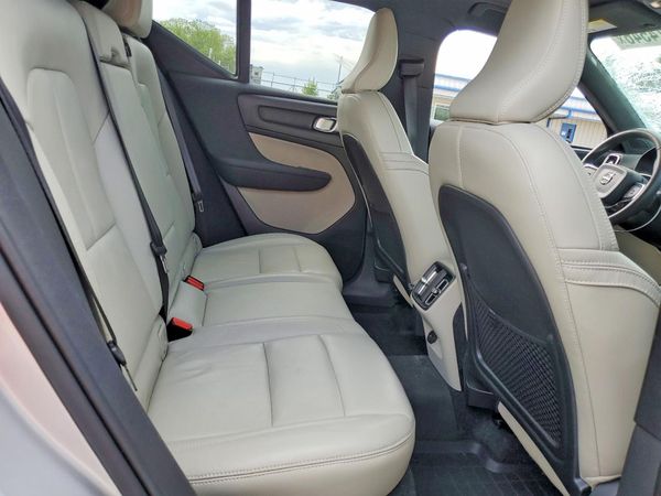 2019 VOLVO XC40 Inscription