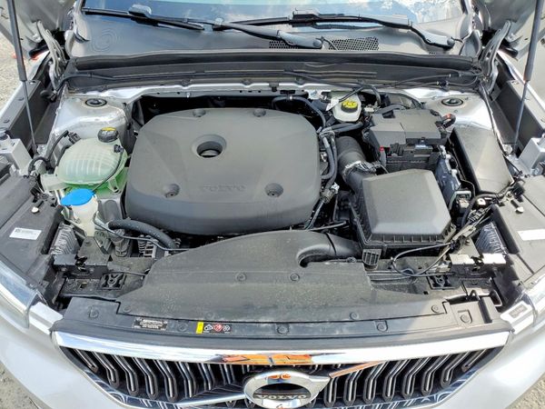 2019 VOLVO XC40 Inscription
