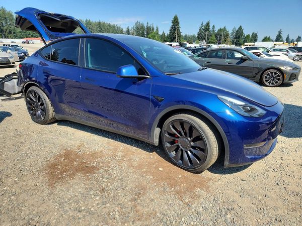 2023 TESLA MODEL Y — Passenger 3/4