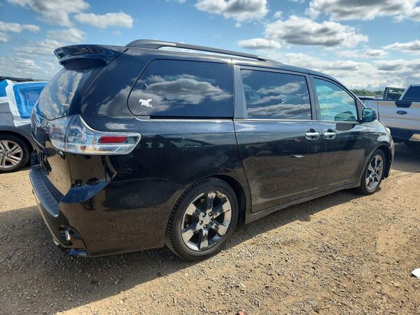 2013 TOYOTA SIENNA