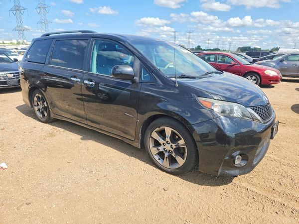 2013 TOYOTA SIENNA
