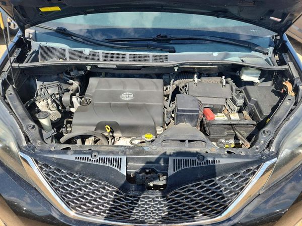 2013 TOYOTA SIENNA
