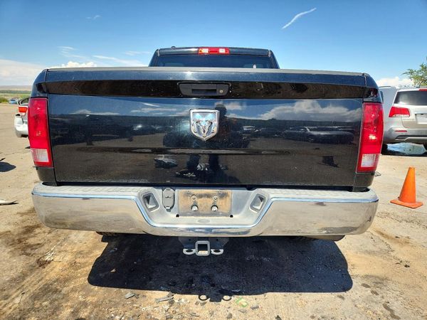 2014 RAM 1500 ST QUAD CAB 4X2