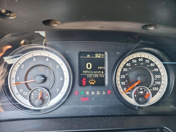 2014 RAM 1500 ST QUAD CAB 4X2