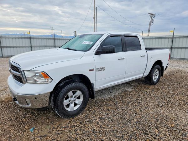 2015 RAM 1500 SLT CREW CAB 4X4