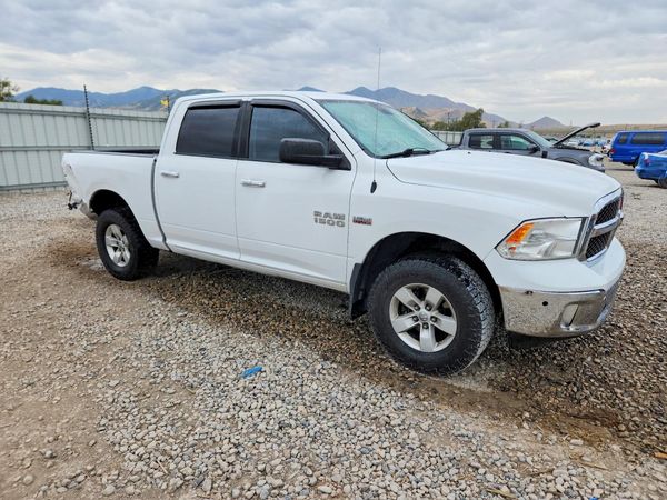 2015 RAM 1500 SLT CREW CAB 4X4