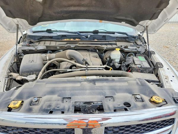 2015 RAM 1500 SLT CREW CAB 4X4