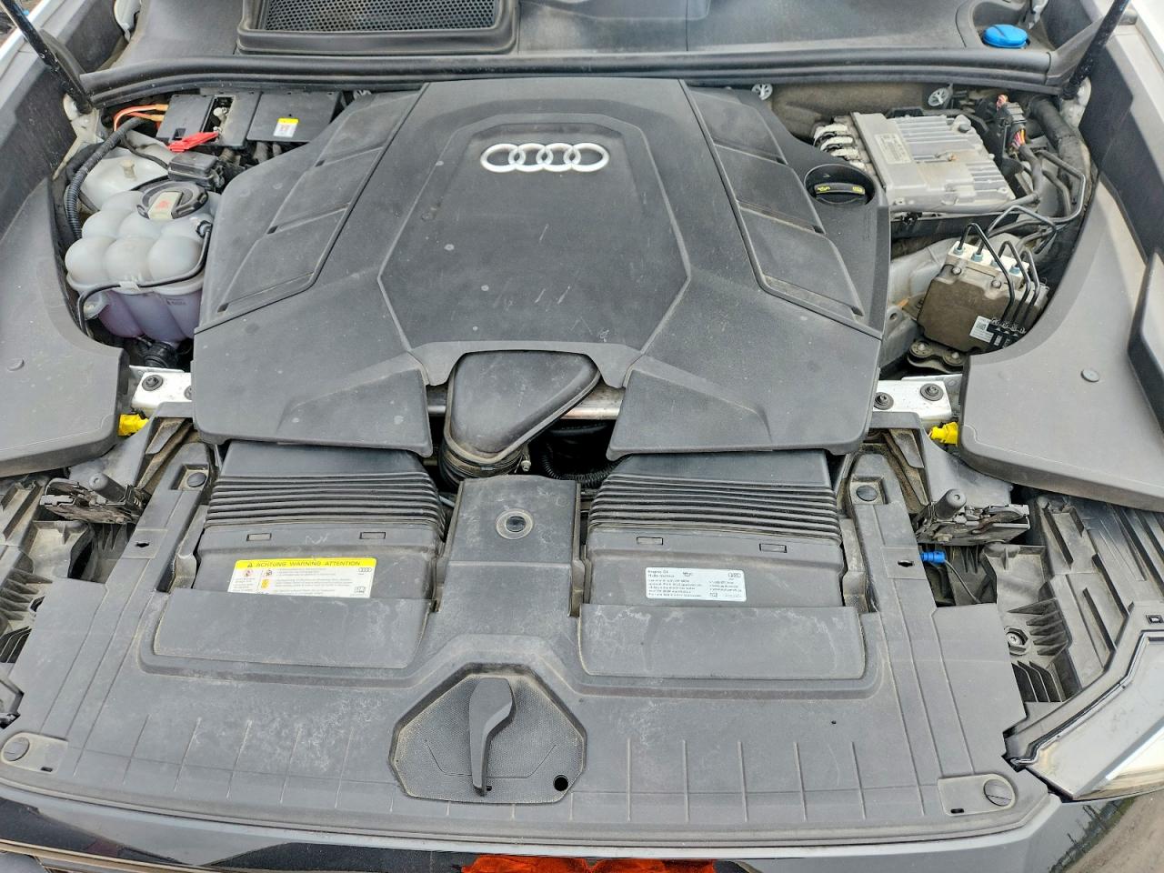 2020 AUDI Q8 S Line quattro Prestige