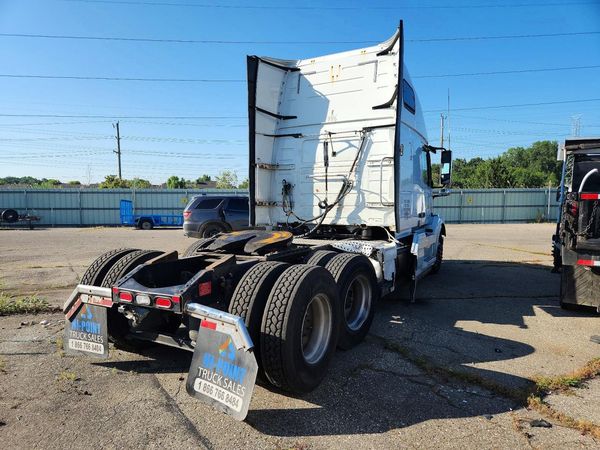 2018 VOLVO VNL