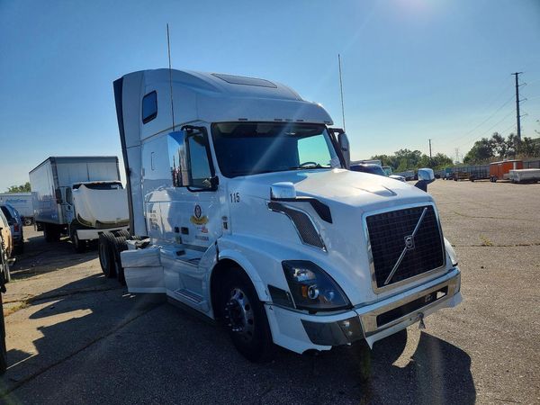 2018 VOLVO VNL