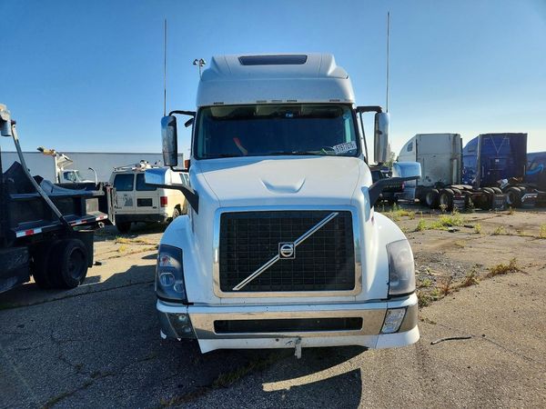 2018 VOLVO VNL