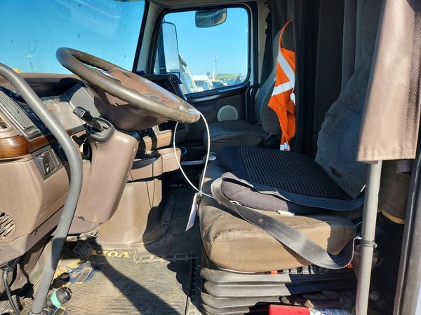 2018 VOLVO VNL