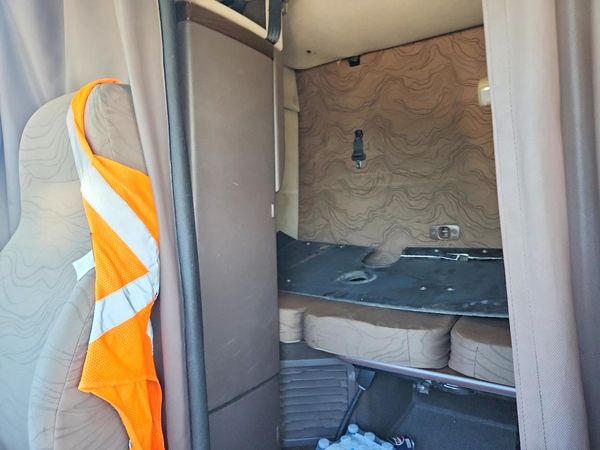 2018 VOLVO VNL