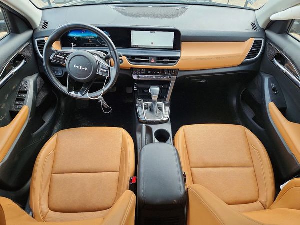 2024 KIA SELTOS EX