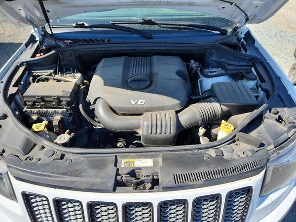 2015 JEEP GRAND CHEROKEE LAREDO 4X2
