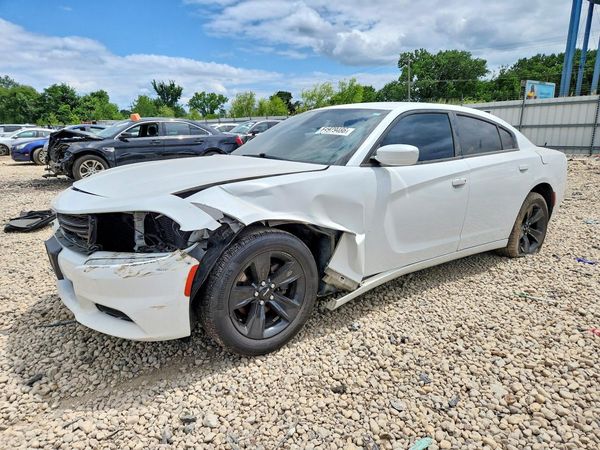 2016 DODGE CHARGER SXT