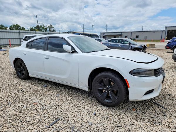 2016 DODGE CHARGER SXT