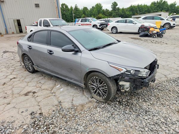 2022 KIA FORTE GT Line