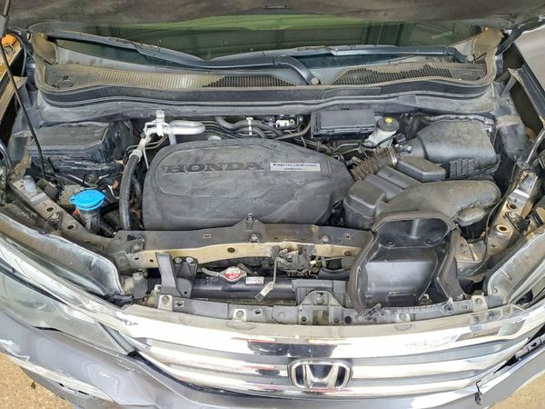 2018 HONDA PILOT EXL — Engine bay