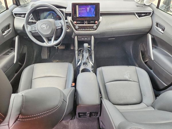 2023 TOYOTA COROLLA CROSS XLE