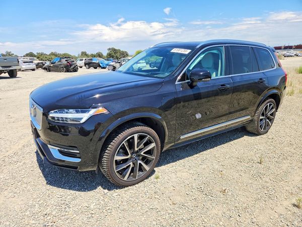 2022 VOLVO XC90