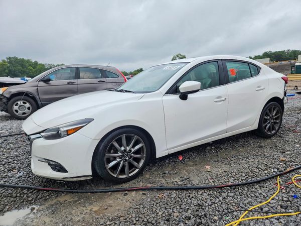 2018 MAZDA 3